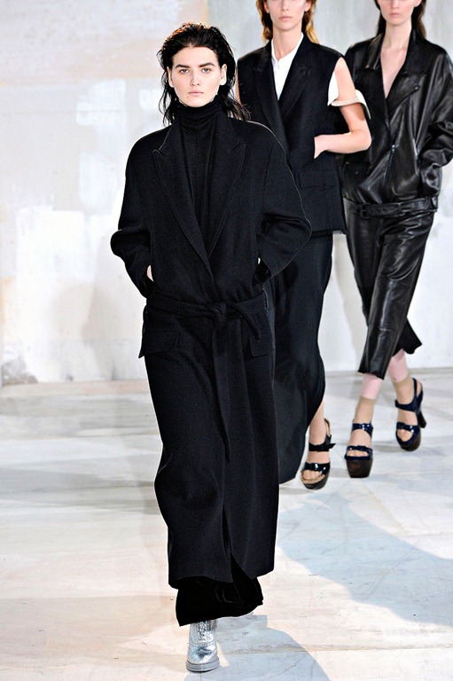 wearable-trends-acne-fall-2011-ready-to-wear-london-fashion-week